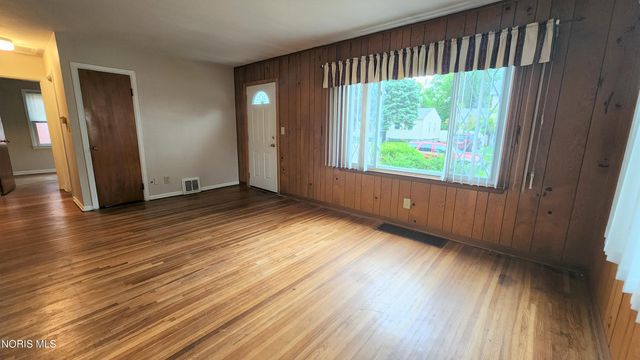 1133 Holgate Avenue, Maumee, OH 43537