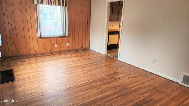 1133 Holgate Avenue, Maumee, OH 43537
