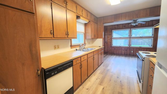 1133 Holgate Avenue, Maumee, OH 43537