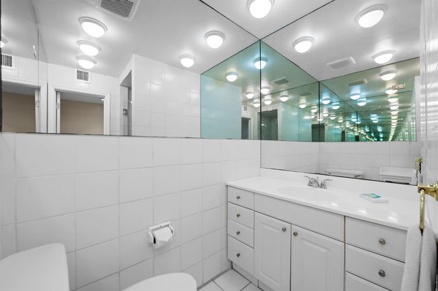 741 Bayshore Drive 16n, Fort Lauderdale, FL 33304