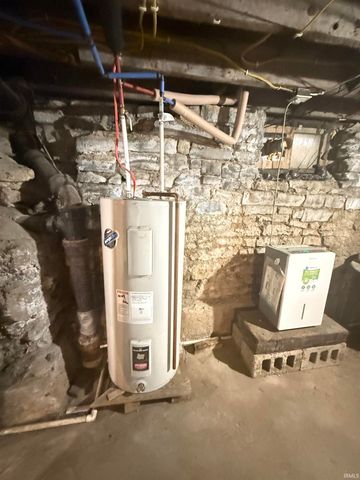 1020 N LAFONTAINE Street, Huntington, IN 46750