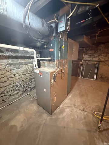 1020 N LAFONTAINE Street, Huntington, IN 46750