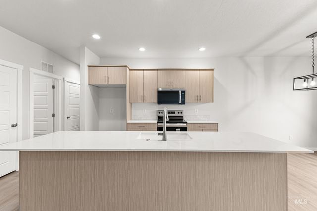 5211 E Open Canyon Dr, Nampa, ID 83687