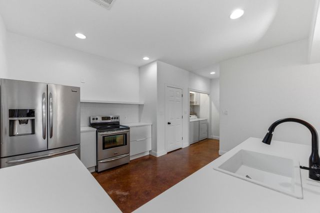 17522 Village DR, Dripping Springs, TX 78620