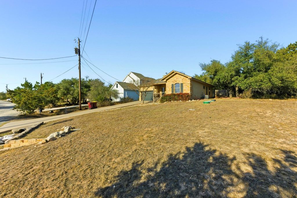 17522 Village DR, Dripping Springs, TX 78620