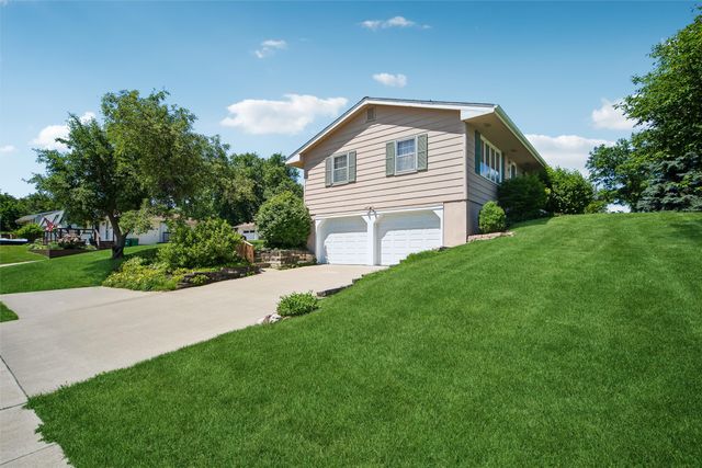 1007 W Iowa Avenue, Indianola, IA 50125