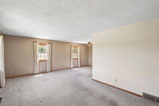 1007 W Iowa Avenue, Indianola, IA 50125