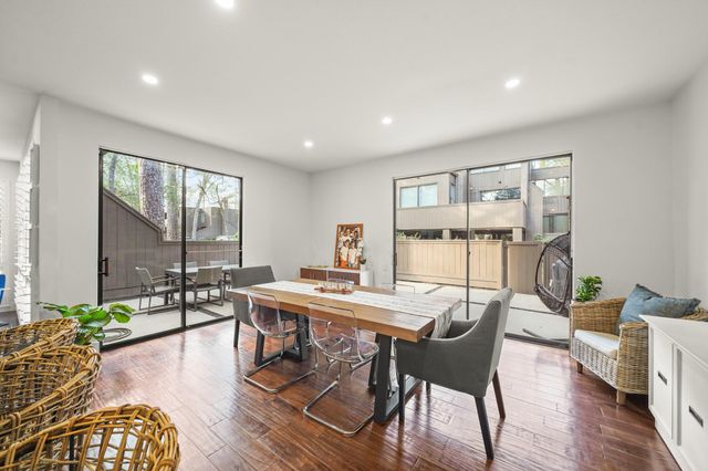 308 Litchfield Lane, Houston, TX 77024