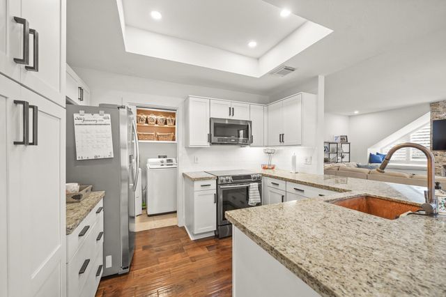 308 Litchfield Lane, Houston, TX 77024