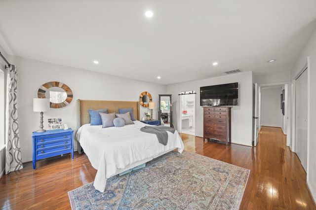 308 Litchfield Lane, Houston, TX 77024