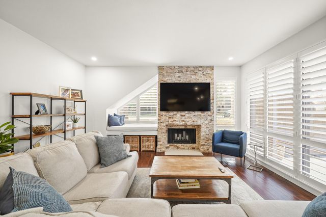 308 Litchfield Lane, Houston, TX 77024