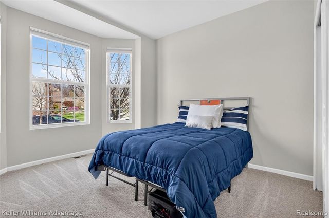 59371 Peters Barn Drive, South Lyon, MI 48178