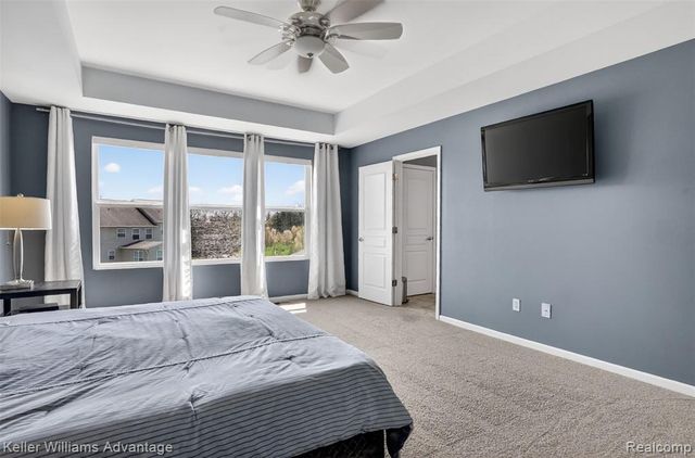 59371 Peters Barn Drive, South Lyon, MI 48178