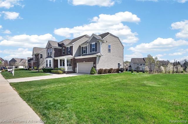 59371 Peters Barn Drive, South Lyon, MI 48178