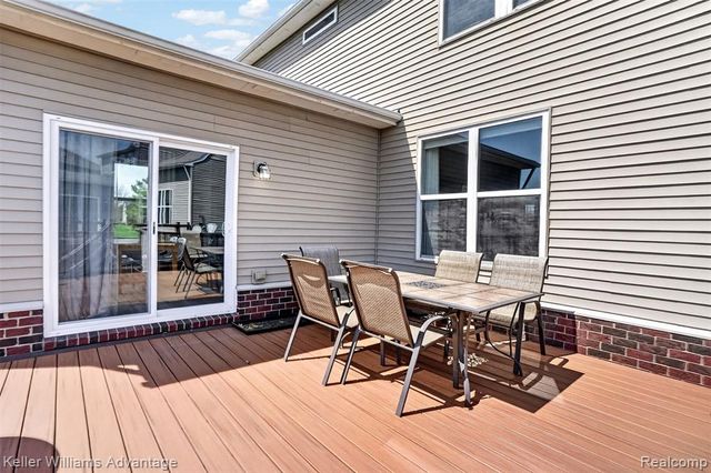 59371 Peters Barn Drive, South Lyon, MI 48178