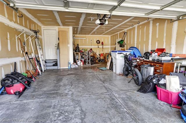 59371 Peters Barn Drive, South Lyon, MI 48178