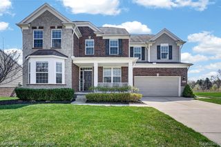 59371 Peters Barn Drive, South Lyon, MI 48178