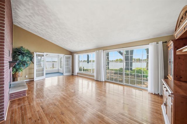 188 Hawthorne Drive, Brooklyn, MI 49230