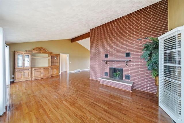 188 Hawthorne Drive, Brooklyn, MI 49230