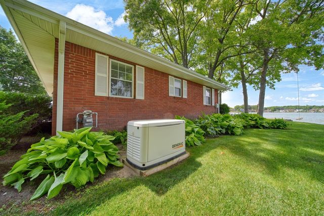 188 Hawthorne Drive, Brooklyn, MI 49230
