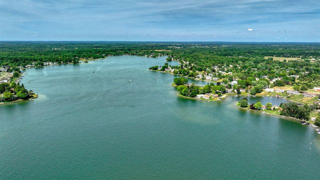 188 Hawthorne Drive, Brooklyn, MI 49230