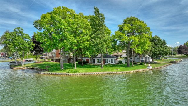 188 Hawthorne Drive, Brooklyn, MI 49230
