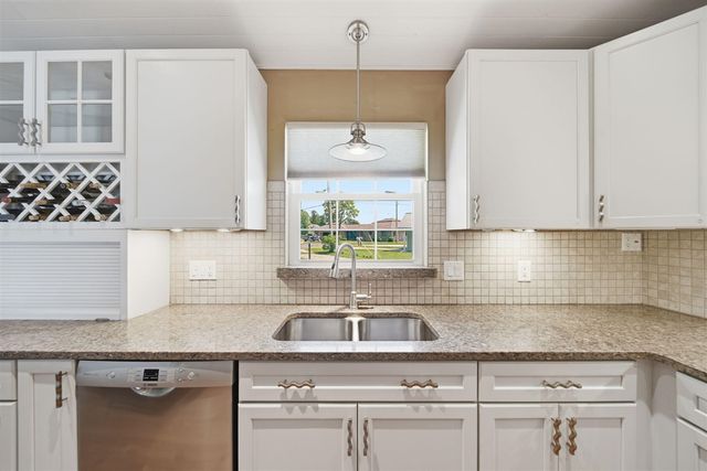 188 Hawthorne Drive, Brooklyn, MI 49230