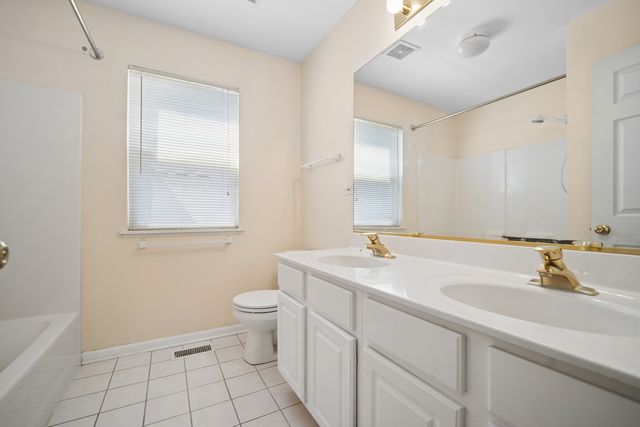 946 Cynthia Lane, Lake In The Hills, IL 60156