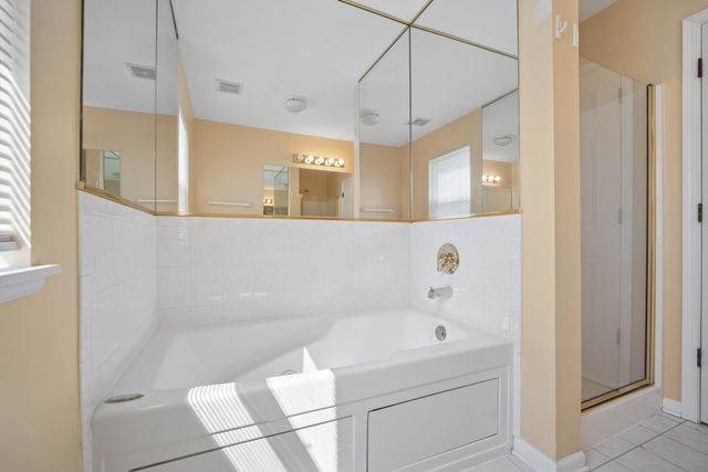 946 Cynthia Lane, Lake In The Hills, IL 60156