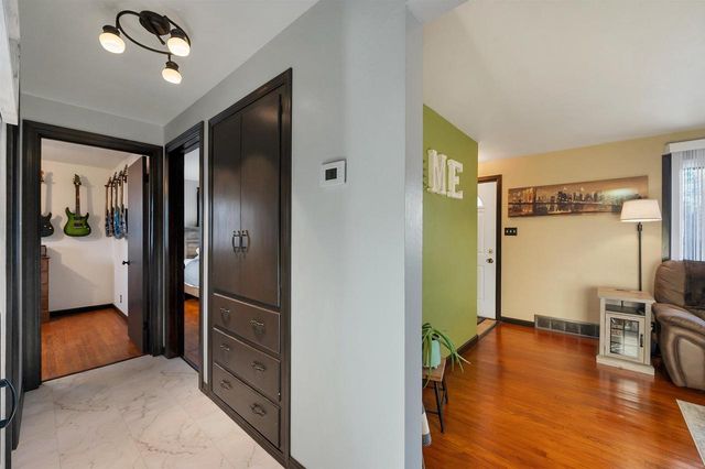 1512 13TH AVENUE, Green Bay, WI 54304