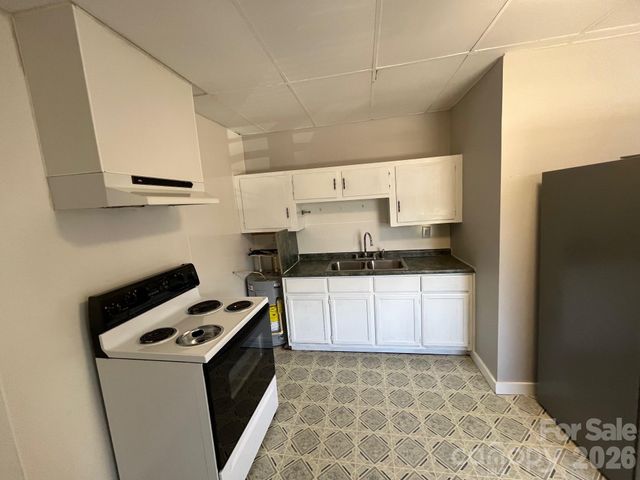 524 Baldwin Avenue, Marion, NC 28752