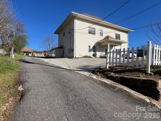 524 Baldwin Avenue, Marion, NC 28752