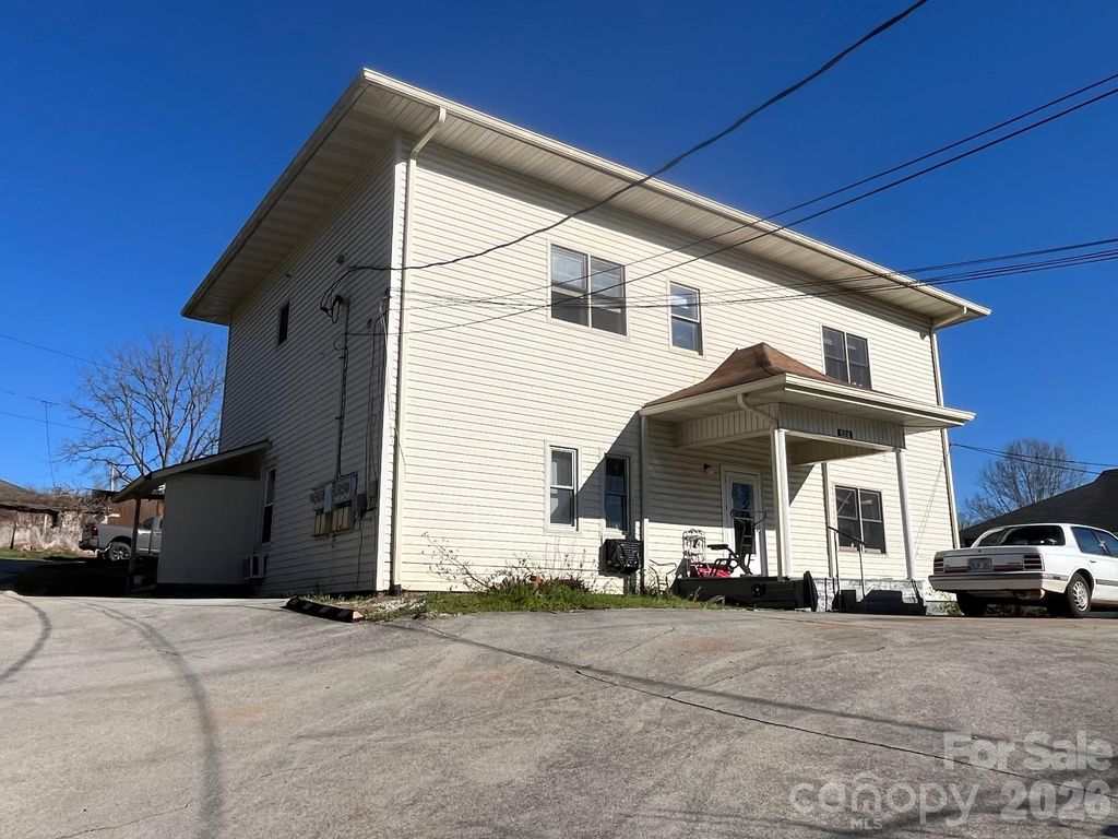 524 Baldwin Avenue, Marion, NC 28752