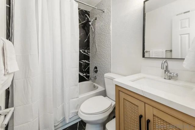 813-15 Isthmus Court, San Diego, CA 92109