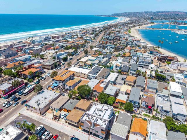 813-15 Isthmus Court, San Diego, CA 92109