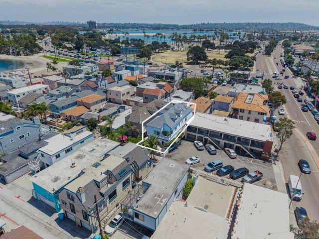813-15 Isthmus Court, San Diego, CA 92109
