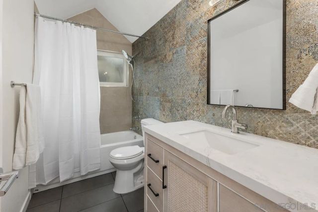 813-15 Isthmus Court, San Diego, CA 92109