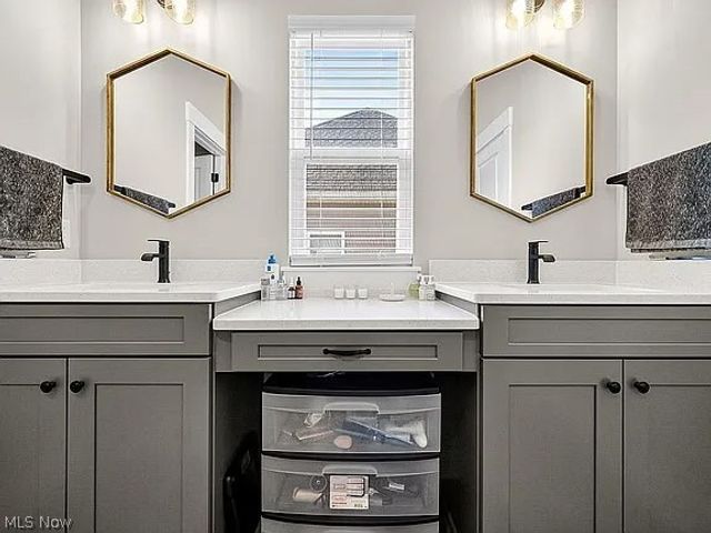 8960 Leatherleaf Drive, Columbia Station, OH 44028