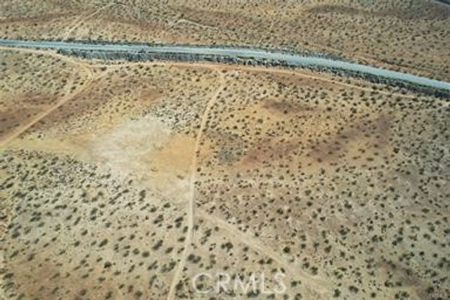 32 Quarry Road, Apple Valley, CA 92307