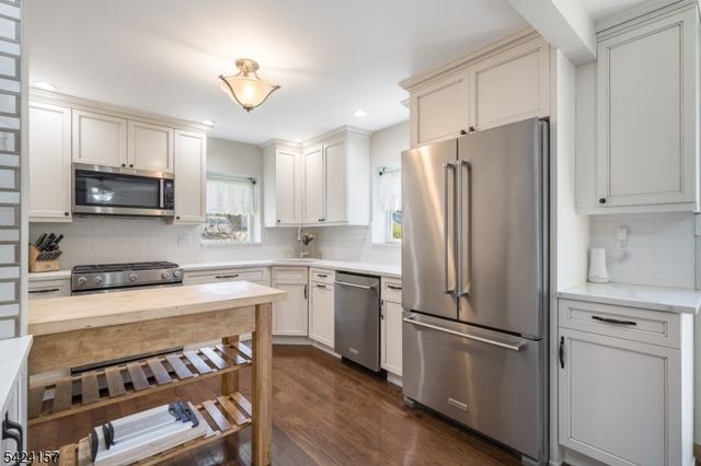 10 Lake Trl E, Wayne Twp., NJ 07470