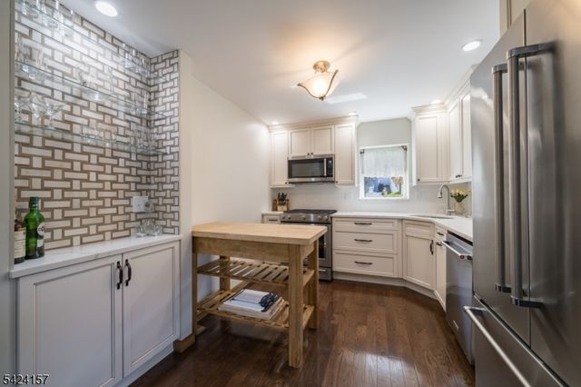 10 Lake Trl E, Wayne Twp., NJ 07470