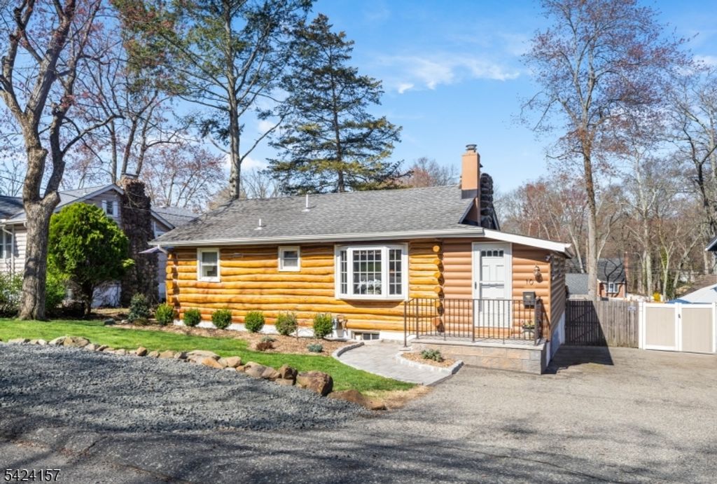 10 Lake Trl E, Wayne Twp., NJ 07470