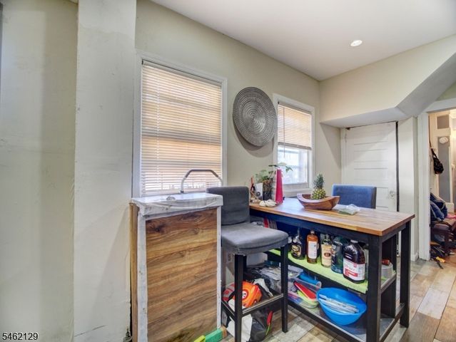 165 Dodd St, East Orange City, NJ 07017