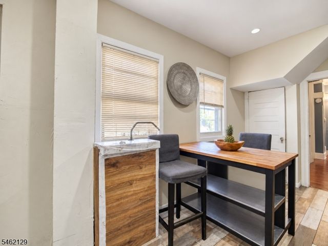 165 Dodd St, East Orange City, NJ 07017