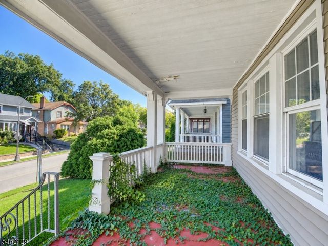 165 Dodd St, East Orange City, NJ 07017