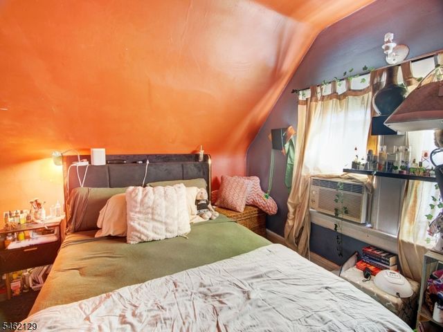 165 Dodd St, East Orange City, NJ 07017