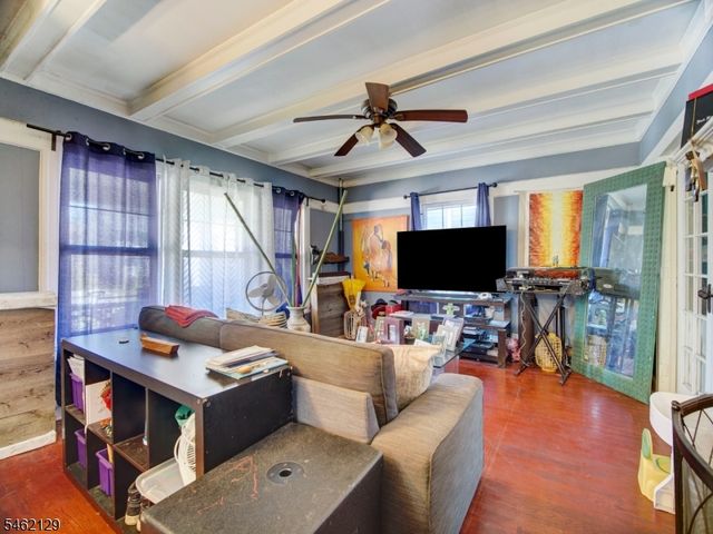 165 Dodd St, East Orange City, NJ 07017