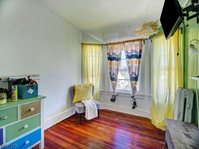165 Dodd St, East Orange City, NJ 07017