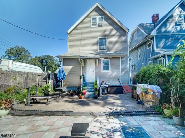 165 Dodd St, East Orange City, NJ 07017