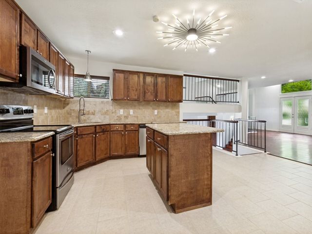 6810 Town Bluff Drive, Dallas, TX 75248